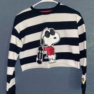 Vans off the wall cropped snoopy crew neck in very good condition